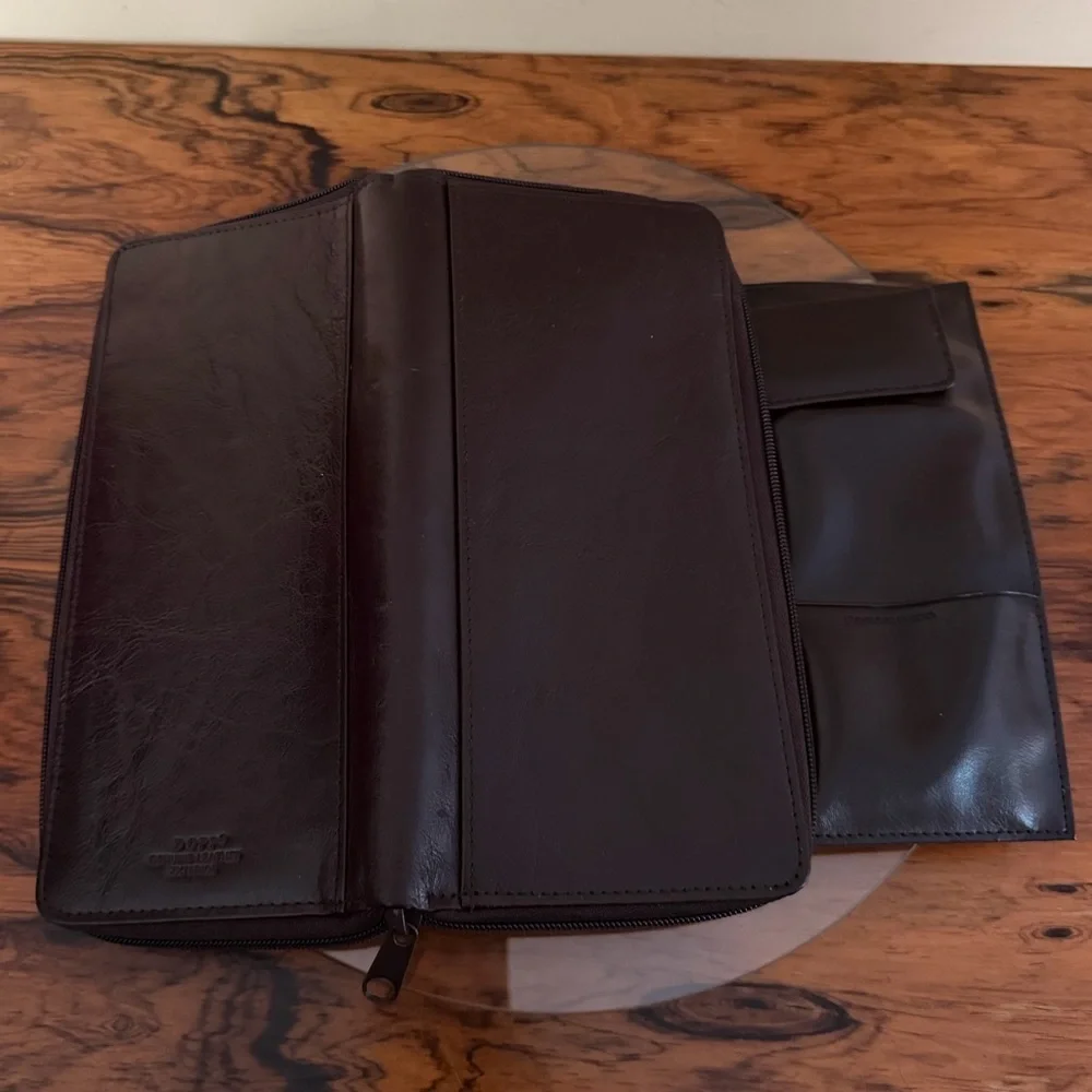 Dopp Men's Regatta Zipper Passport Organizer in brown